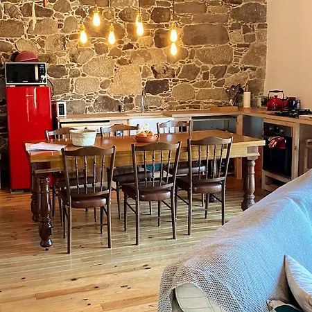 In Ribeira Sacra Chalet O Carballo